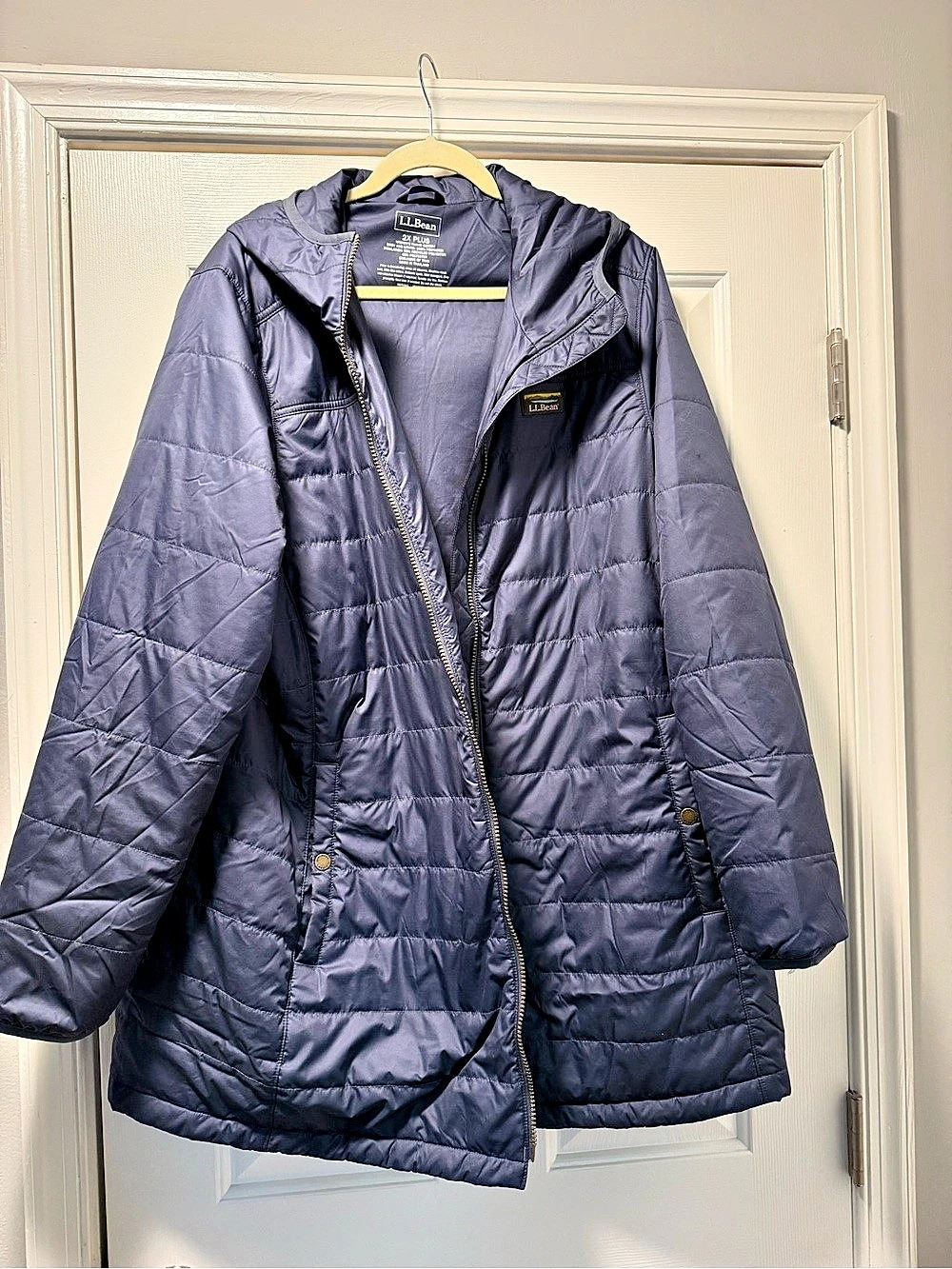 L.L.Bean Women's Mountain Classic Puffer Coat Quilted Hooded Puffer Jacket Blue